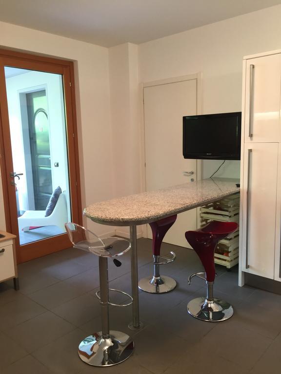 Armonie Del Lago - Lakeview Retreat With Private Garden, Pool & Jacuzzi Baveno Exterior photo