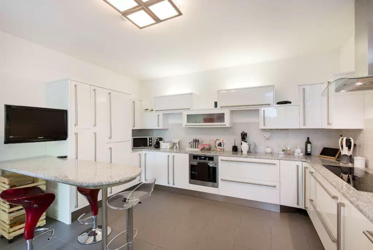 Armonie Del Lago - Lakeview Retreat With Private Garden, Pool & Jacuzzi Baveno Exterior photo